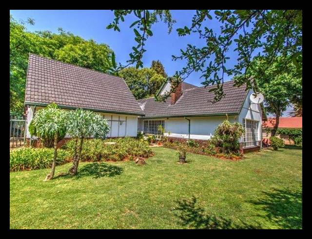 4 BEDROOM HOUSE FOR SALE IN VAN RIEBEECK PARK